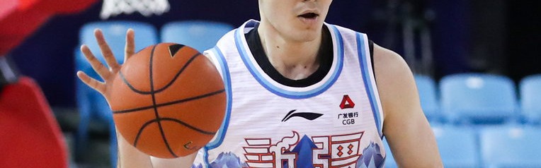 盛世棋牌游戏-洋帅首秀！新疆39分狂胜送江苏8连败 阿不都15+5+4庞峥麟15分